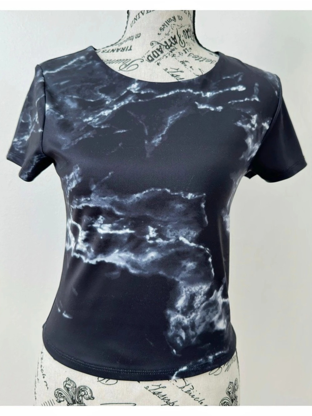 Express Body Contour Black Tie Dye High Compression Tee |M | NWT